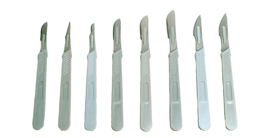 Sterile single-use scalpel figure no. 11